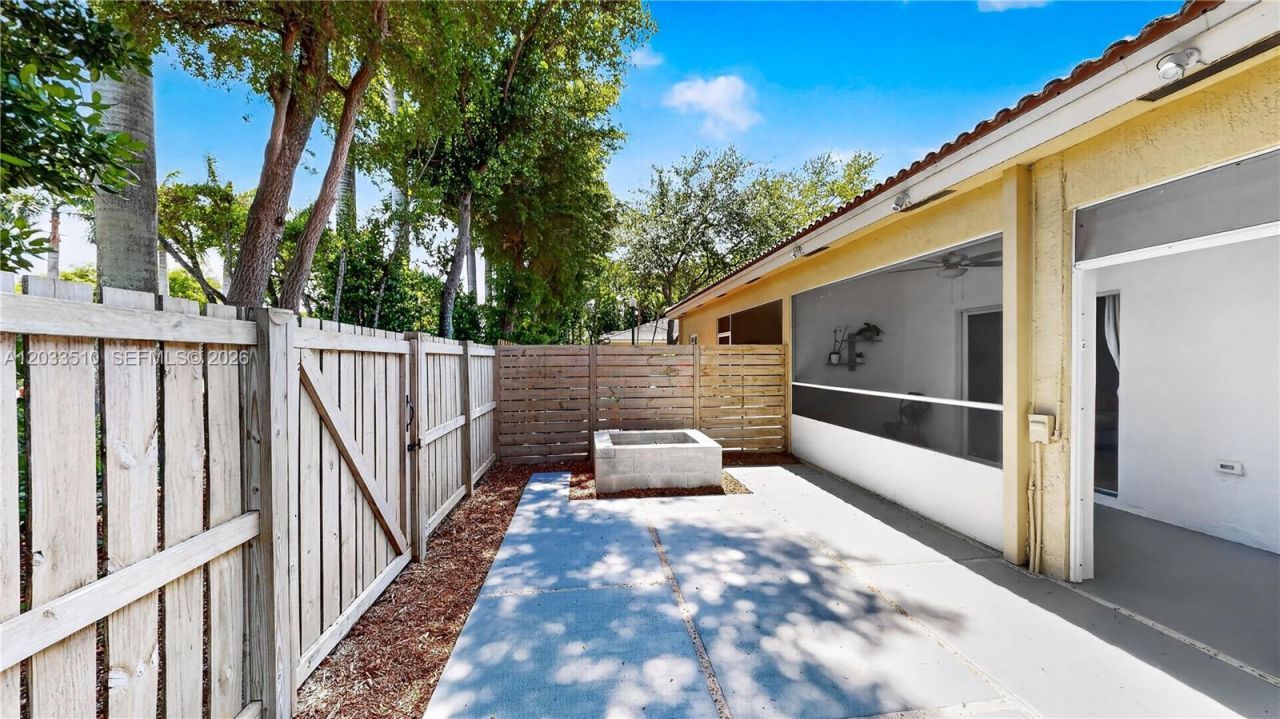 3204 NE 11th Dr , Homestead, FL 33033 Photo