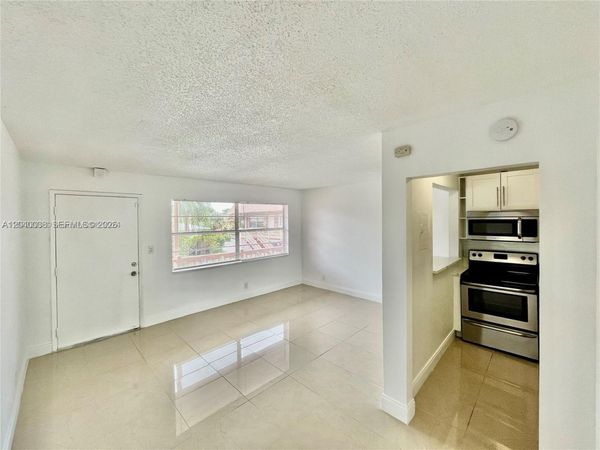 241 SE 9th Ave , Unit 207, Pompano Beach, FL 33060