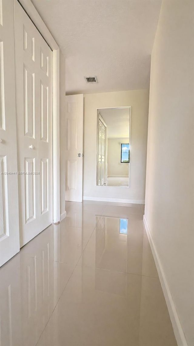 305 Lakeview Dr , Unit 204, Weston, FL 33326 Photo