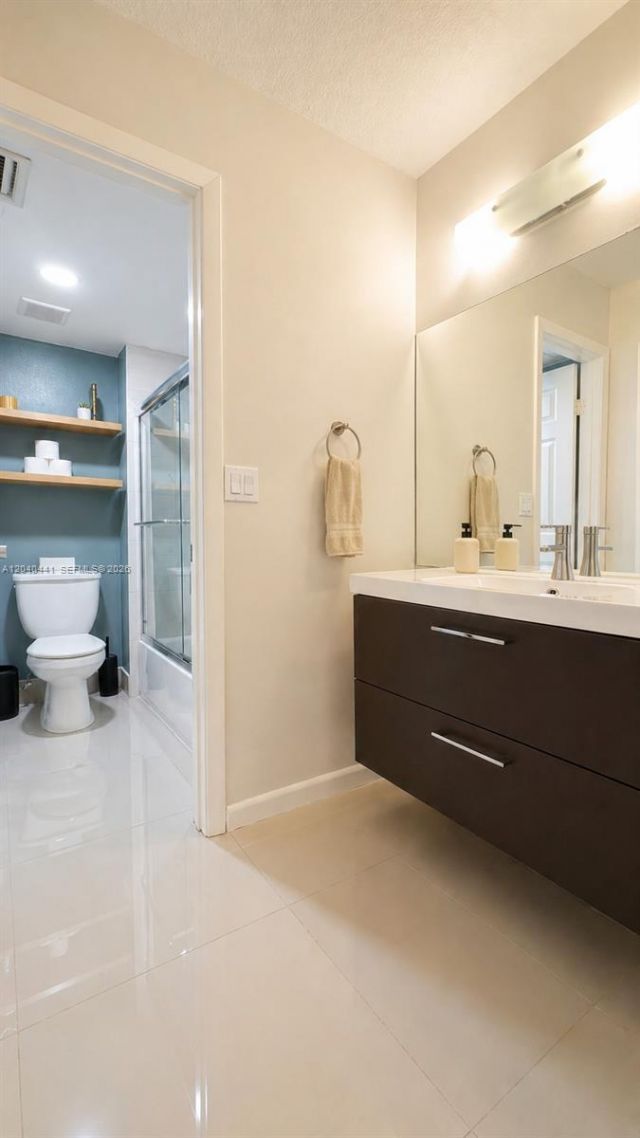 305 Lakeview Dr , Unit 204, Weston, FL 33326 Photo