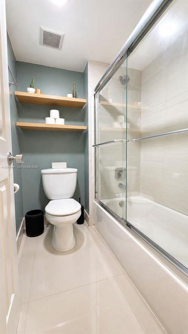 305 Lakeview Dr , Unit 204, Weston, FL 33326 Photo