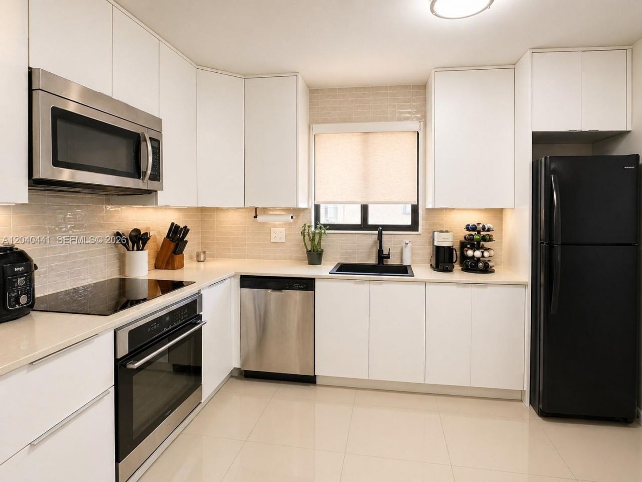 305 Lakeview Dr , Unit 204, Weston, FL 33326 Photo