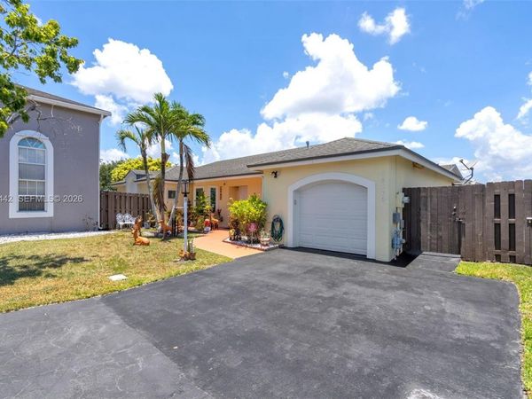 10170 NW 54th Ter, Doral, FL 33178