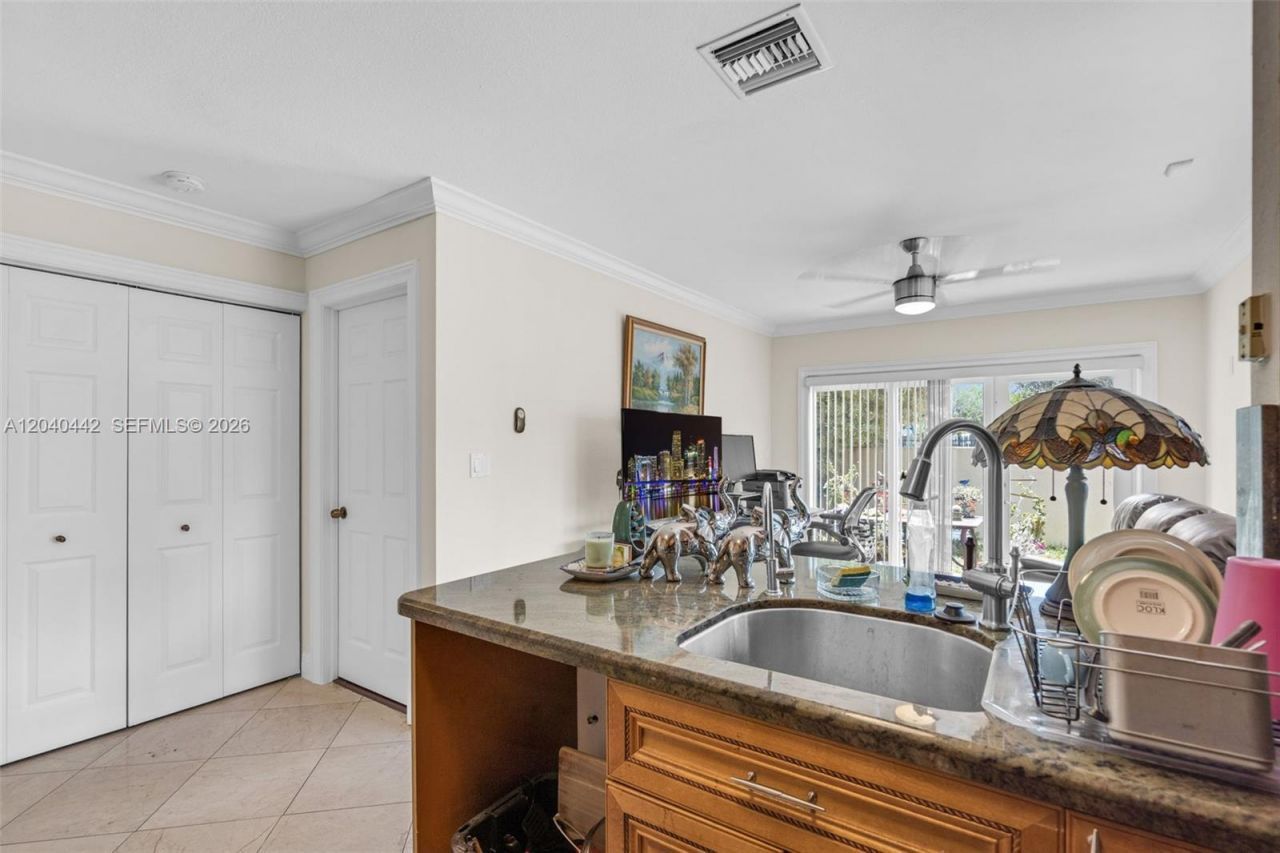 10170 NW 54th Ter, Doral, FL 33178 Photo