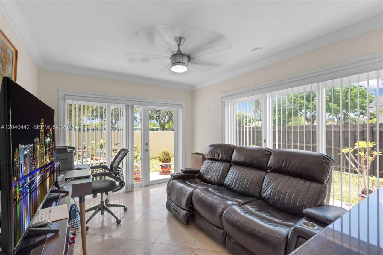 10170 NW 54th Ter, Doral, FL 33178 Photo