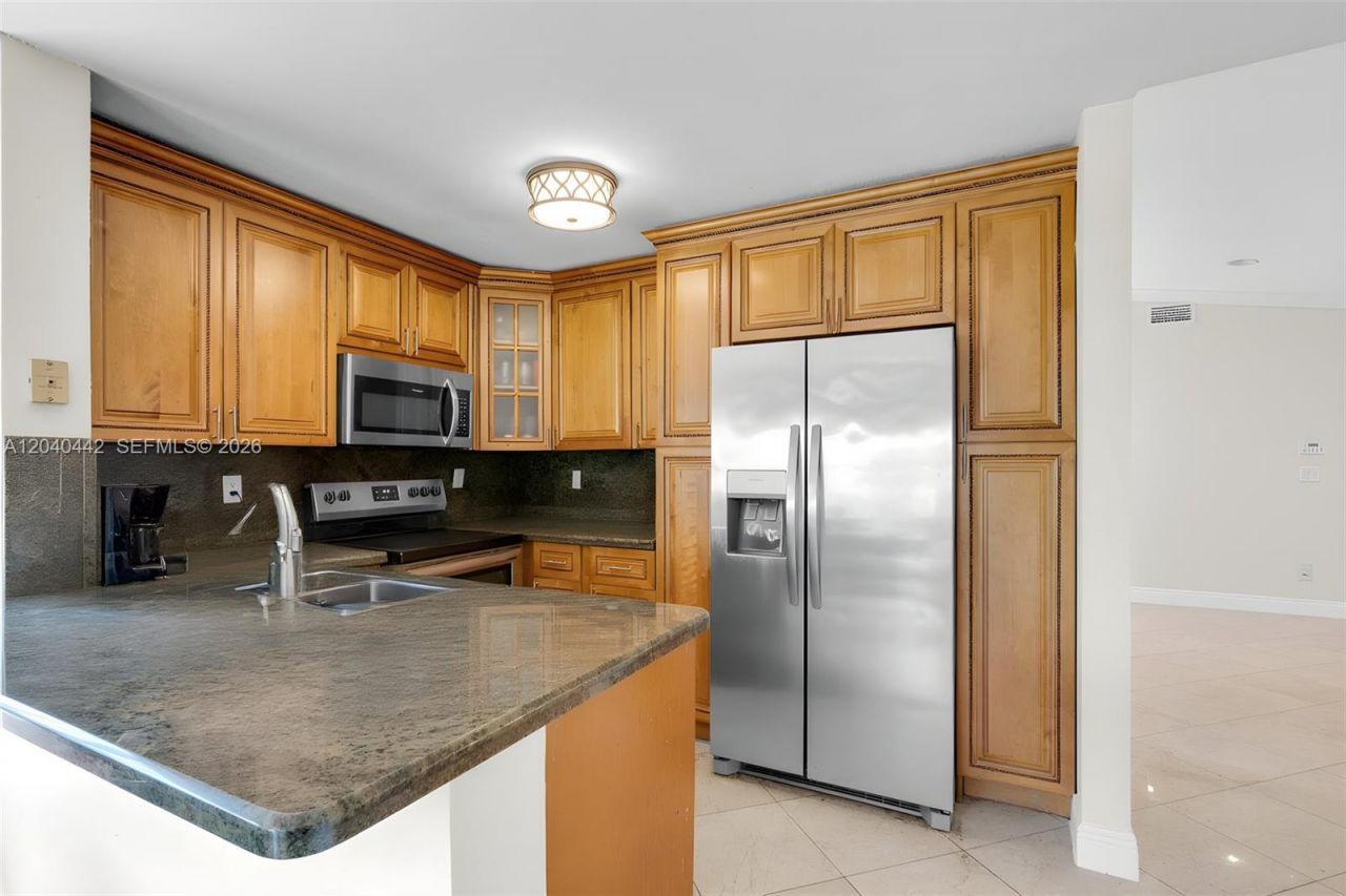 10170 NW 54th Ter, Doral, FL 33178 Photo