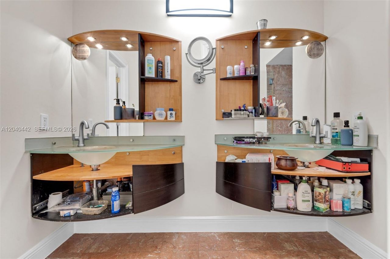 10170 NW 54th Ter, Doral, FL 33178 Photo