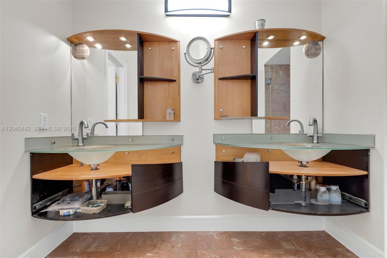 10170 NW 54th Ter, Doral, FL 33178 Photo