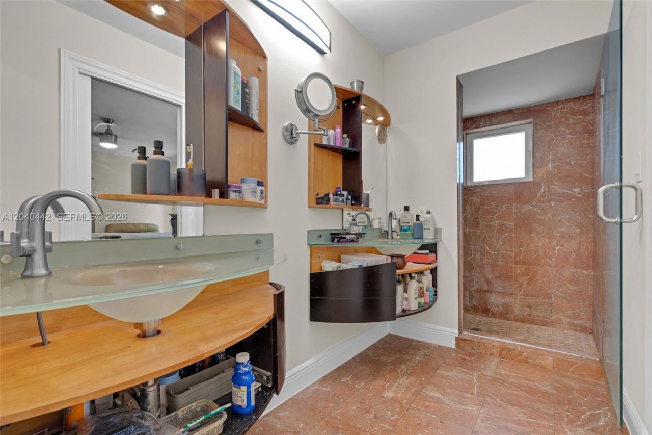 10170 NW 54th Ter, Doral, FL 33178 Photo