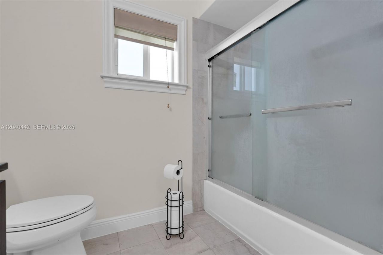 10170 NW 54th Ter, Doral, FL 33178 Photo