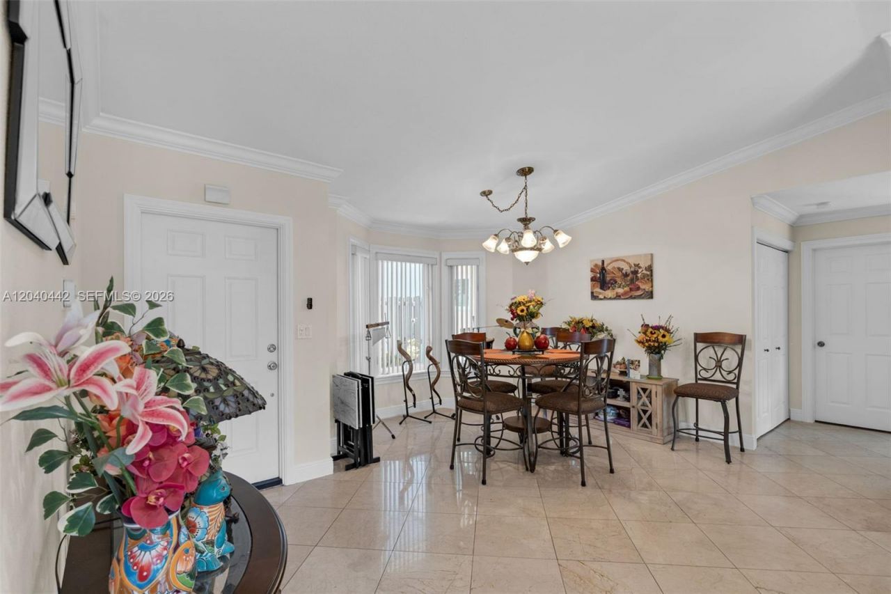 10170 NW 54th Ter, Doral, FL 33178 Photo