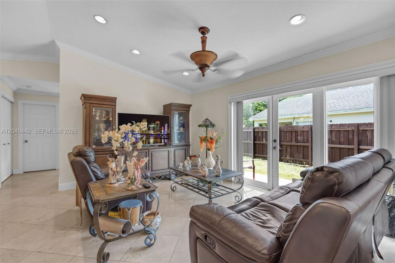 10170 NW 54th Ter, Doral, FL 33178 Photo