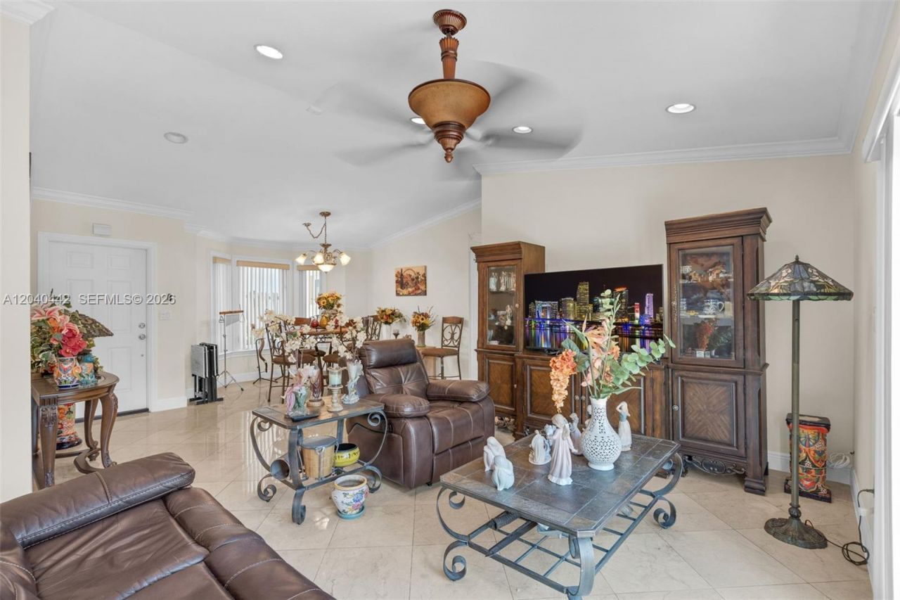 10170 NW 54th Ter, Doral, FL 33178 Photo