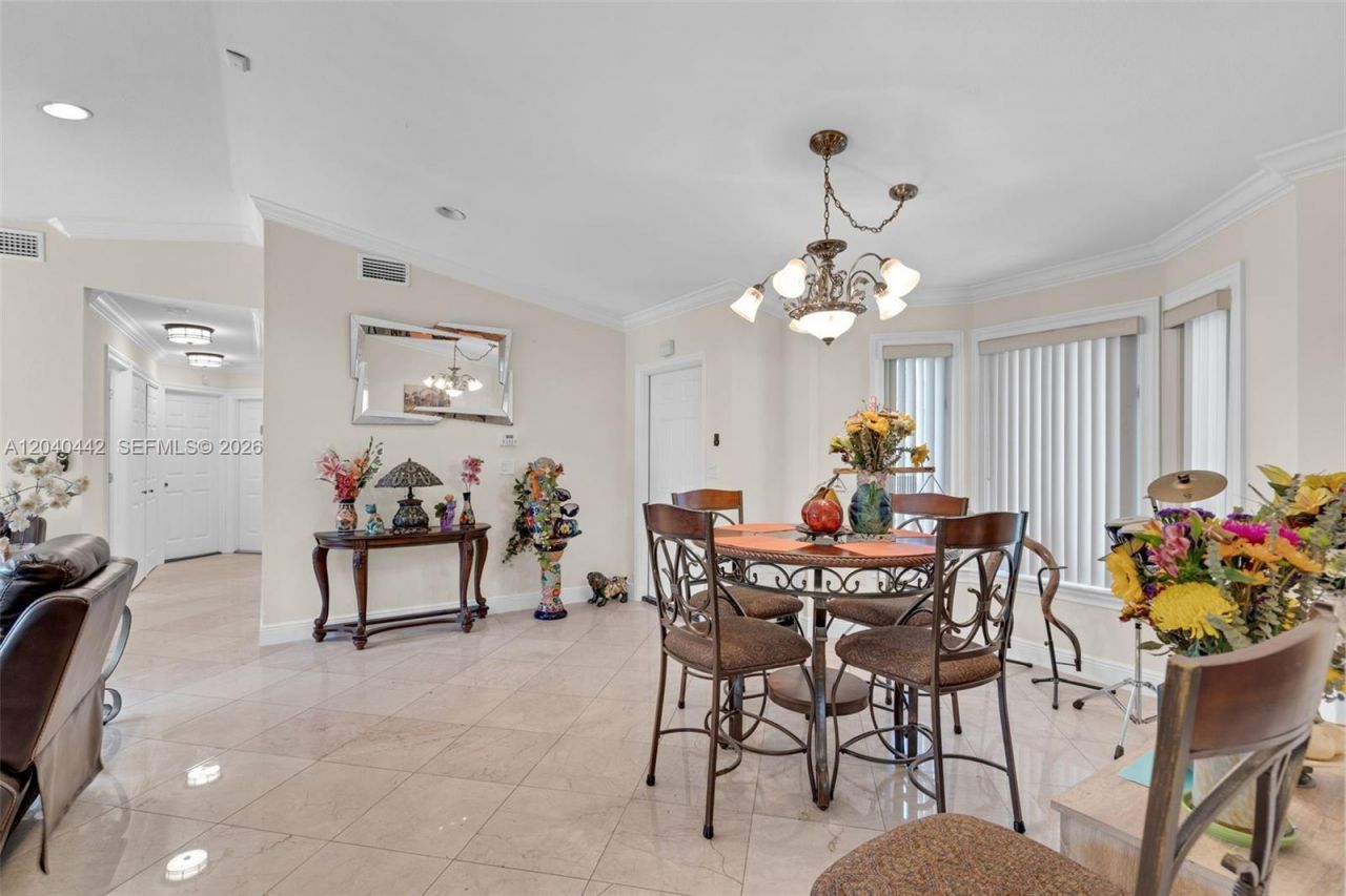 10170 NW 54th Ter, Doral, FL 33178 Photo