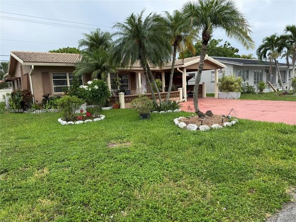 8600 NW 57th Ct, Tamarac, FL 33321