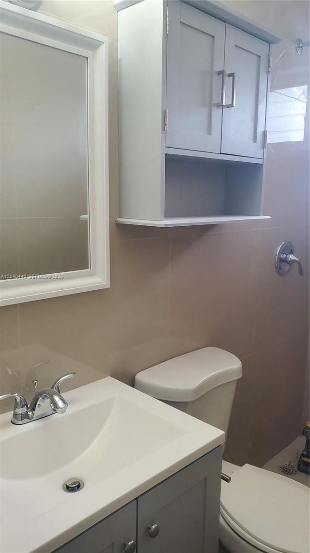 905 SW 4th Ter , Unit E, Hallandale Beach, FL 33009 Photo