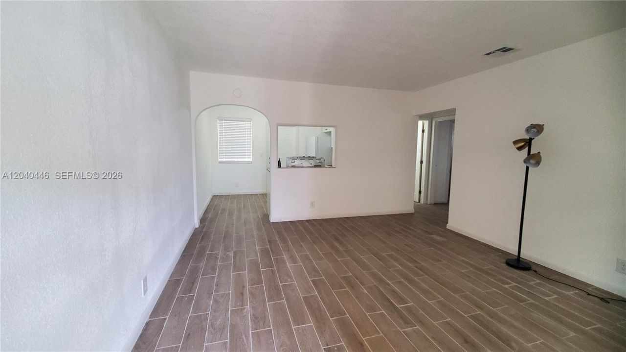 905 SW 4th Ter , Unit E, Hallandale Beach, FL 33009 Photo
