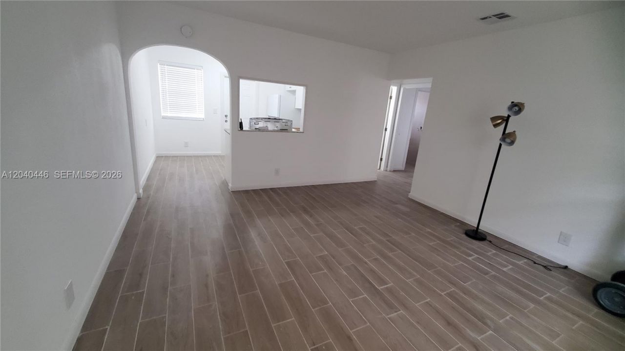 905 SW 4th Ter , Unit E, Hallandale Beach, FL 33009 Photo