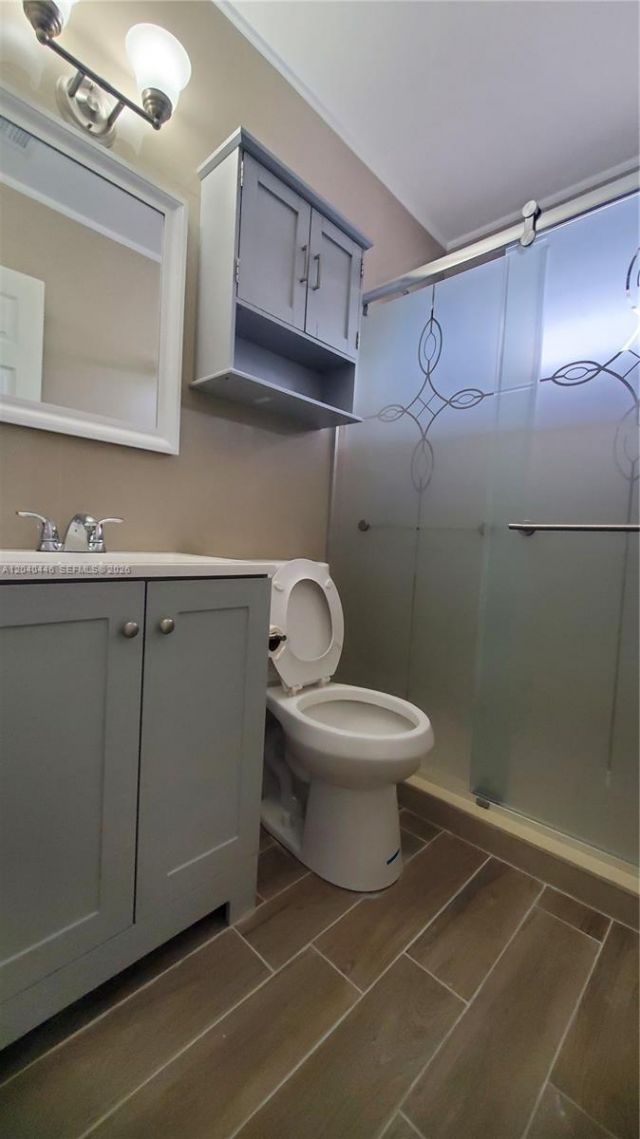 905 SW 4th Ter , Unit E, Hallandale Beach, FL 33009 Photo