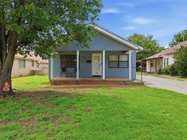 403 N Hitchcock Street, Hobart, OK 73651