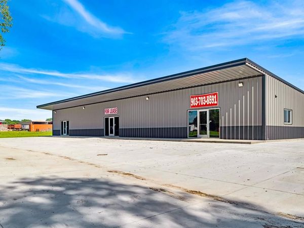 1105 W Front Highway , Blossom, TX 75416
