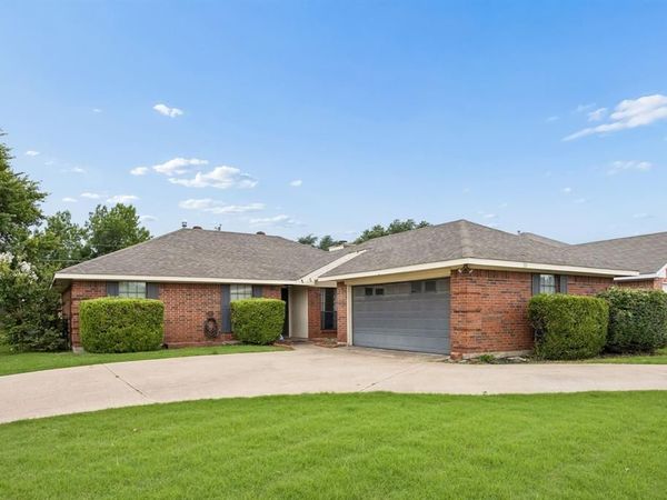 301 Southlake Drive, Forney, TX 75126