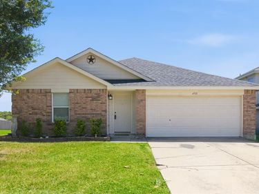 4901 Parkview Hills Lane, Fort Worth, TX 76179