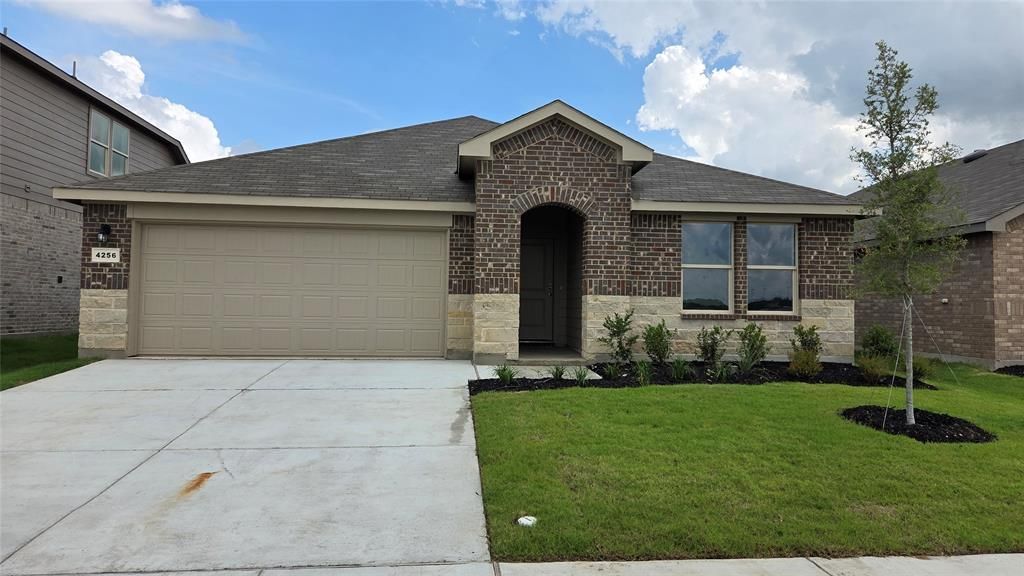 4256 Sunny Branch Lane, Fort Worth, TX 76036 Main Photo