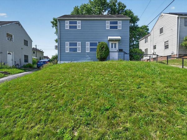 556 Thompson Avenue , Clairton, PA 15025