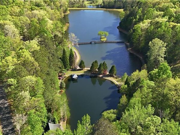 392 Red Mountain Road , Dallas, GA 30157