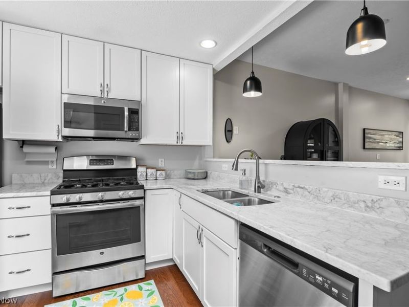 7305 Battery Park Boulevard, Cleveland, OH 44102 Photo 2