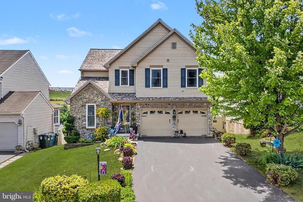 325 THOMAS ARMOR DRIVE, WINDSOR, PA 17366