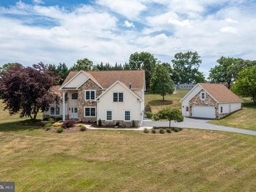 101 CHRIS DRIVE, LENHARTSVILLE, PA 19534