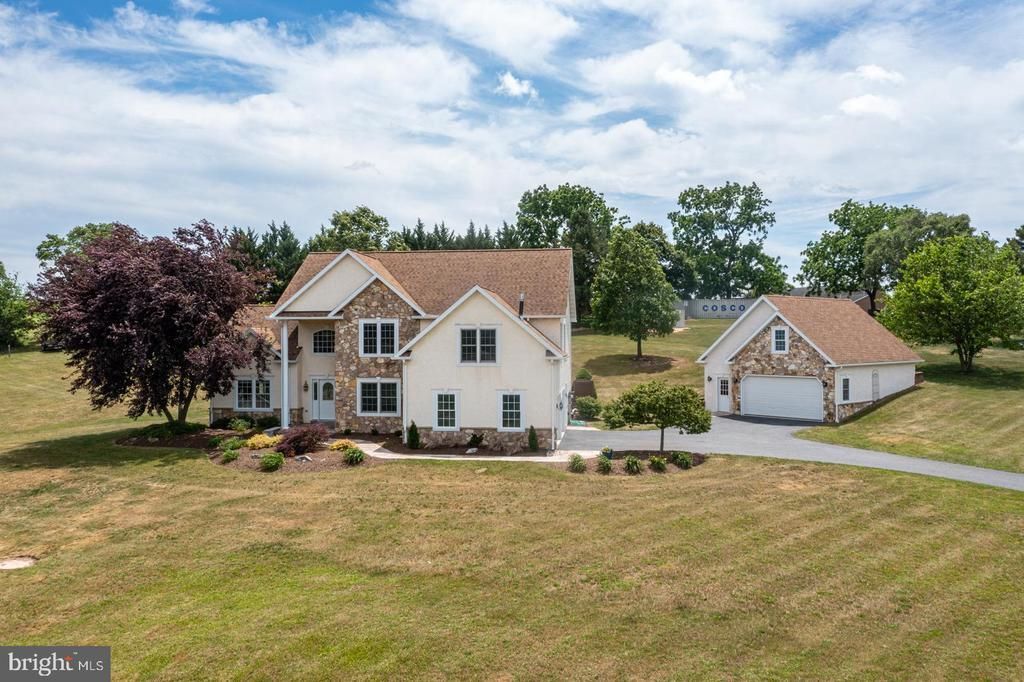 101 CHRIS DRIVE, LENHARTSVILLE, PA 19534