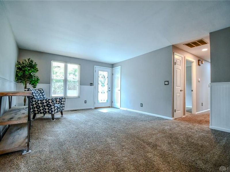 6951 Taylorsville Road, Huber Heights, OH 45424 Photo 6