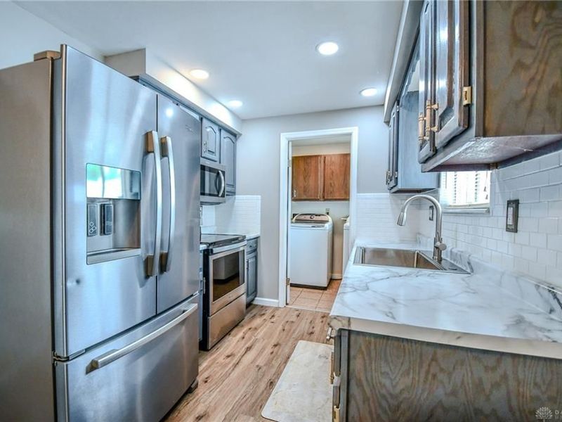6951 Taylorsville Road, Huber Heights, OH 45424 Photo 9