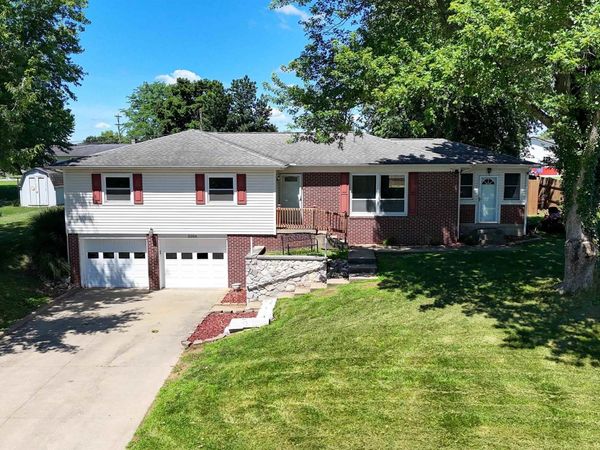 2006 N Leland Drive, Huntingburg, IN 47542