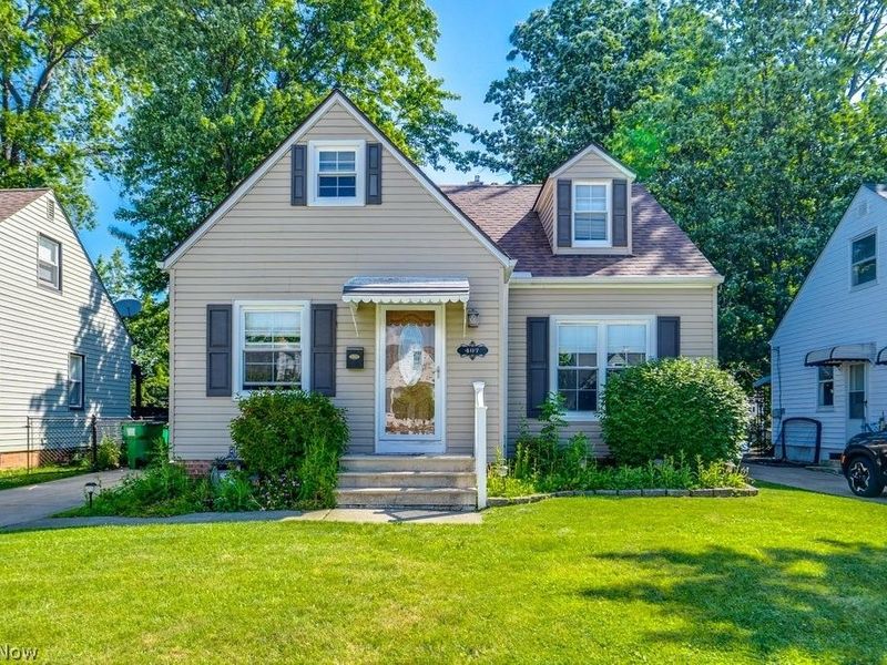 407 E 330th Street, Willowick, OH 44095 Photo 1