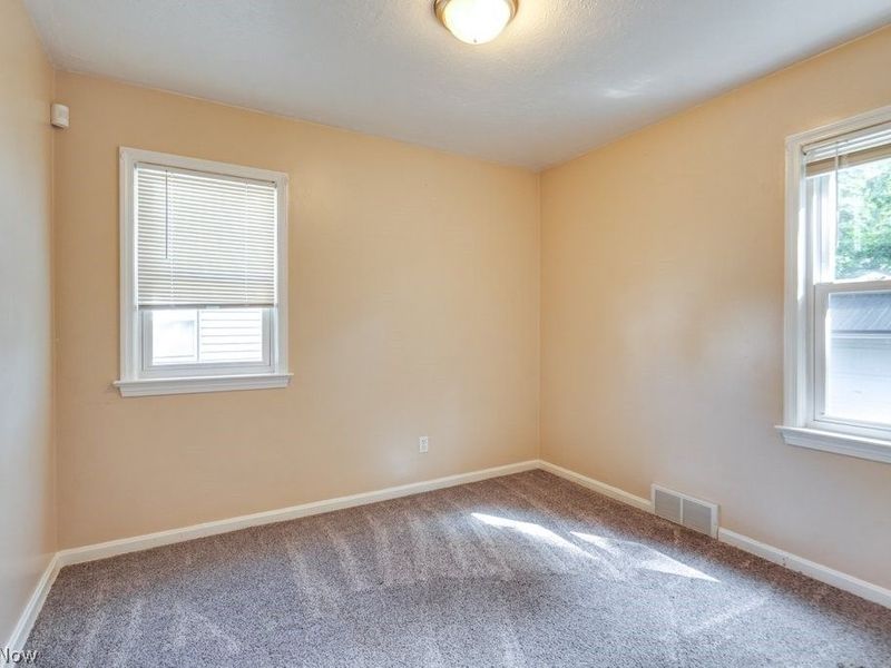 407 E 330th Street, Willowick, OH 44095 Photo 14