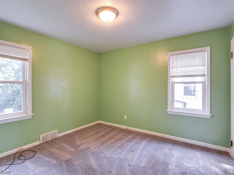 407 E 330th Street, Willowick, OH 44095 Photo 15