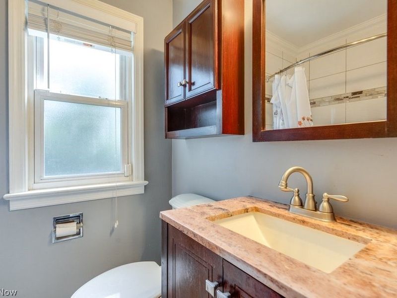 407 E 330th Street, Willowick, OH 44095 Photo 18
