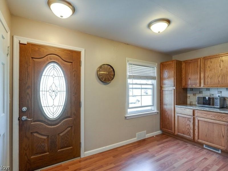 407 E 330th Street, Willowick, OH 44095 Photo 2