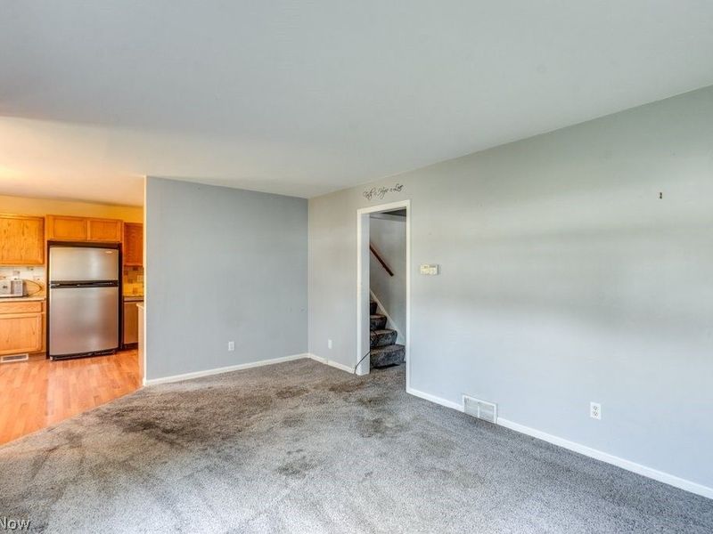 407 E 330th Street, Willowick, OH 44095 Photo 5