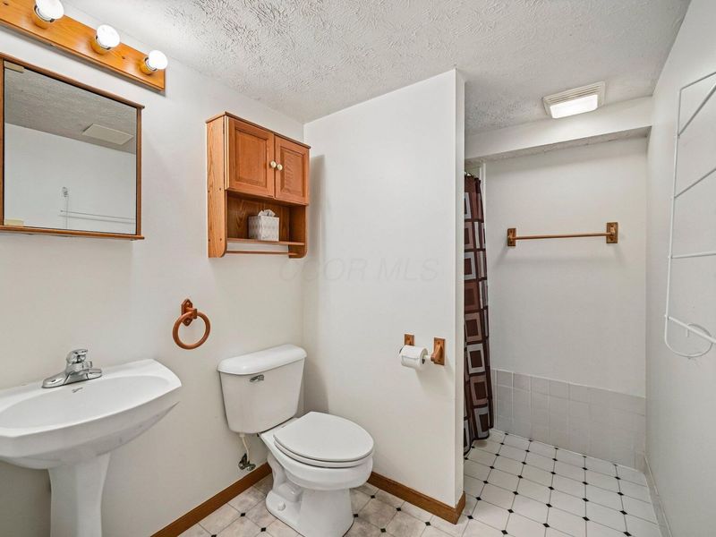 733 W 3rd Street, Marysville, OH 43040 Photo 22