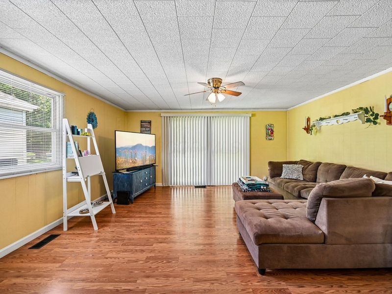 733 W 3rd Street, Marysville, OH 43040 Photo 9