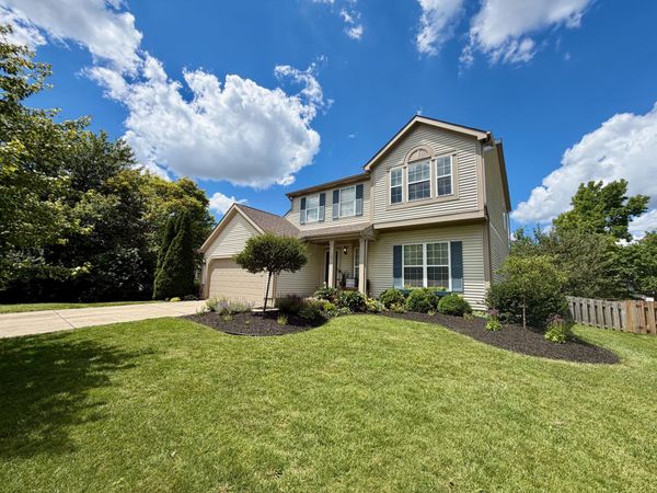 5540 Whispering Oak Boulevard , Hilliard, OH 43026