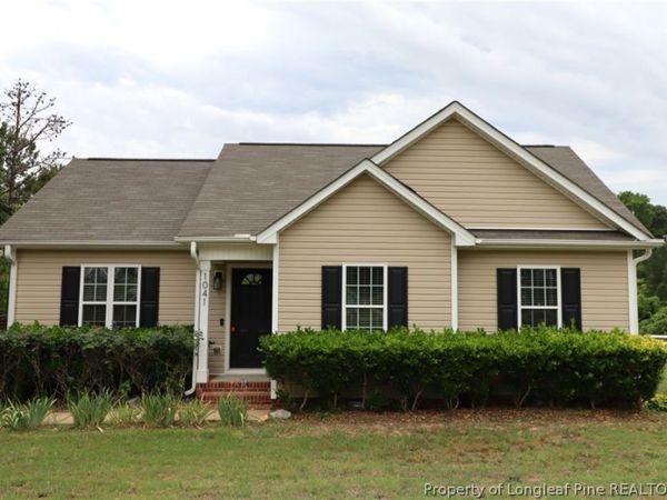 1041 Parkers Ridge Drive , Fuquay Varina, NC 27526