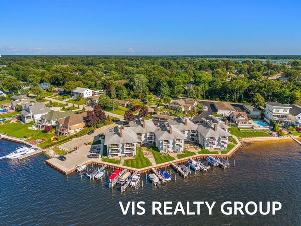 400 Lakeview Court, Unit 8B, Spring Lake, MI 49456