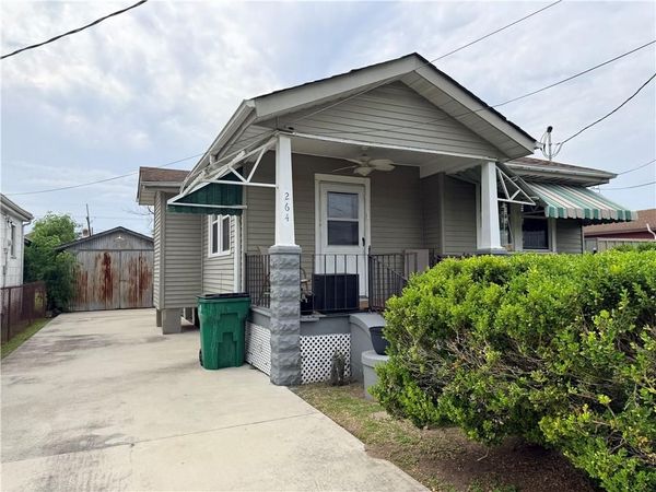 264 AVENUE B Street , Westwego, LA 70094