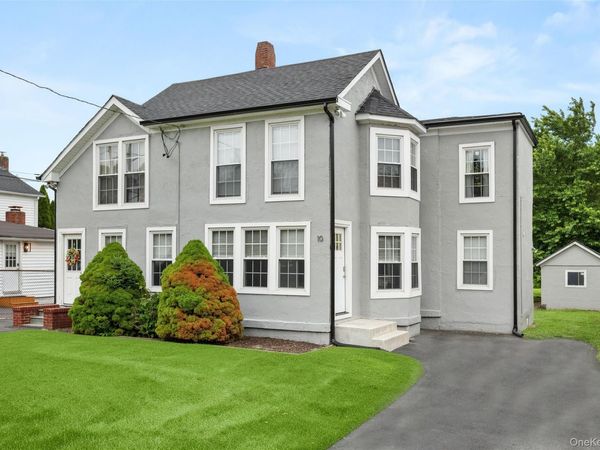 10 Dale Drive , Unit 1, Oakdale, NY 11769